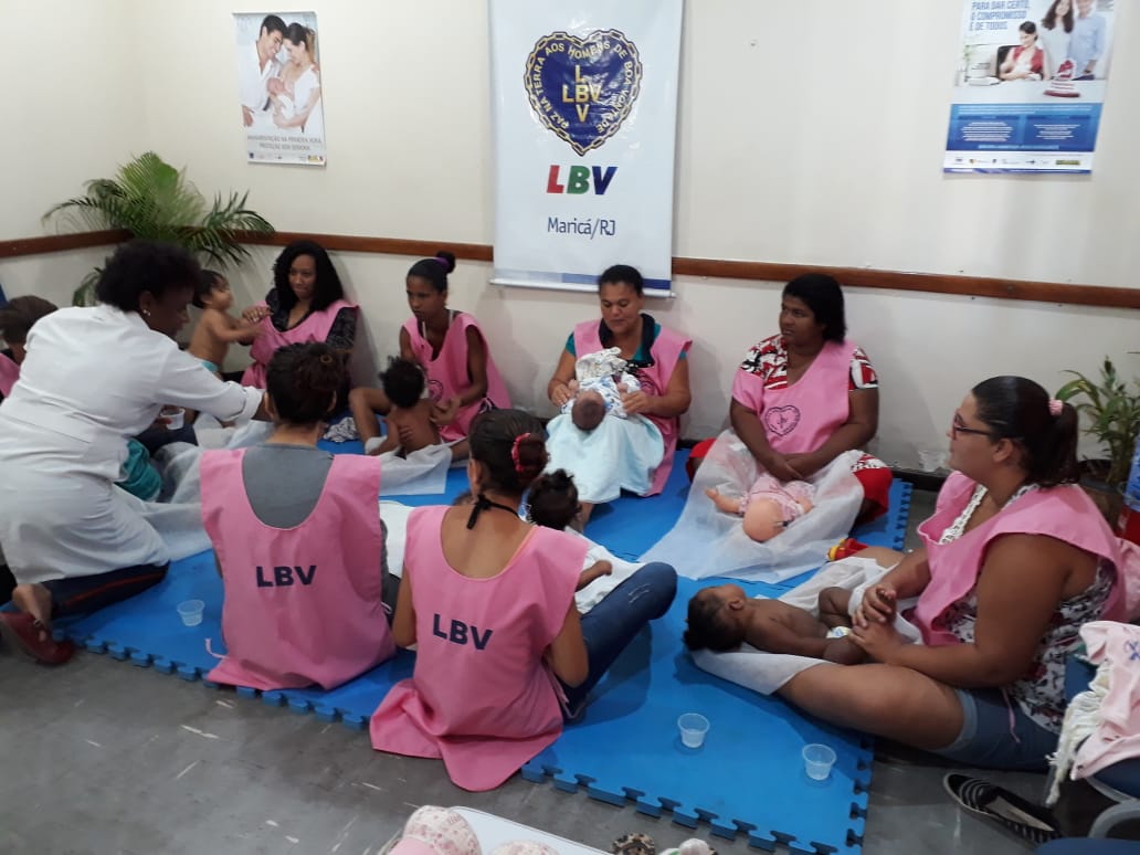 Técnica Shantala para bebês é ensinada em Maricá pela LBV