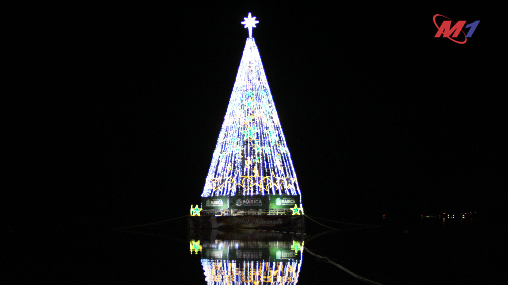 Árvore de Natal flutuante de Maricá – imagem inesquecível!