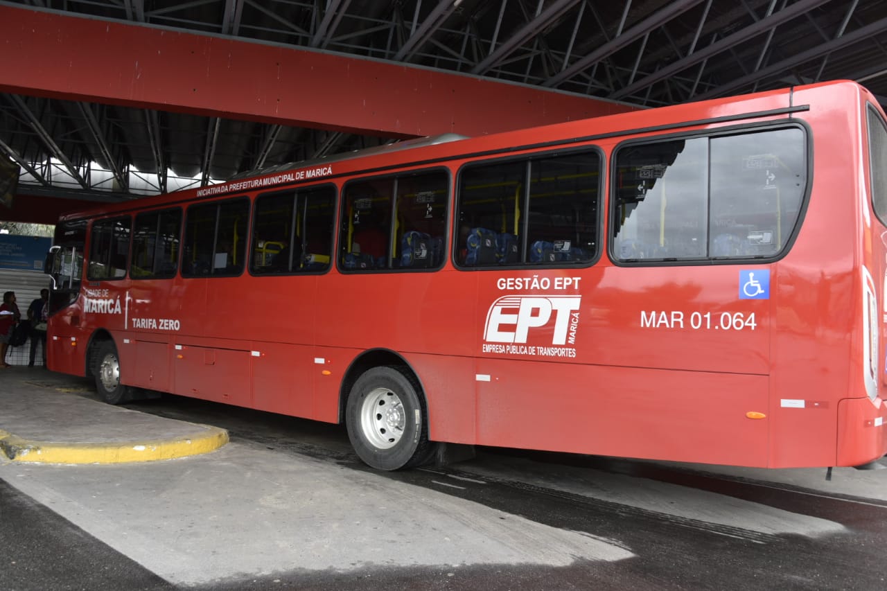Novos ônibus vermelhos – Empresa Pública de Transportes