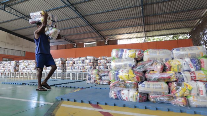 Cadastramento fake para cestas básicas e auxílio financeiro de R$ 120