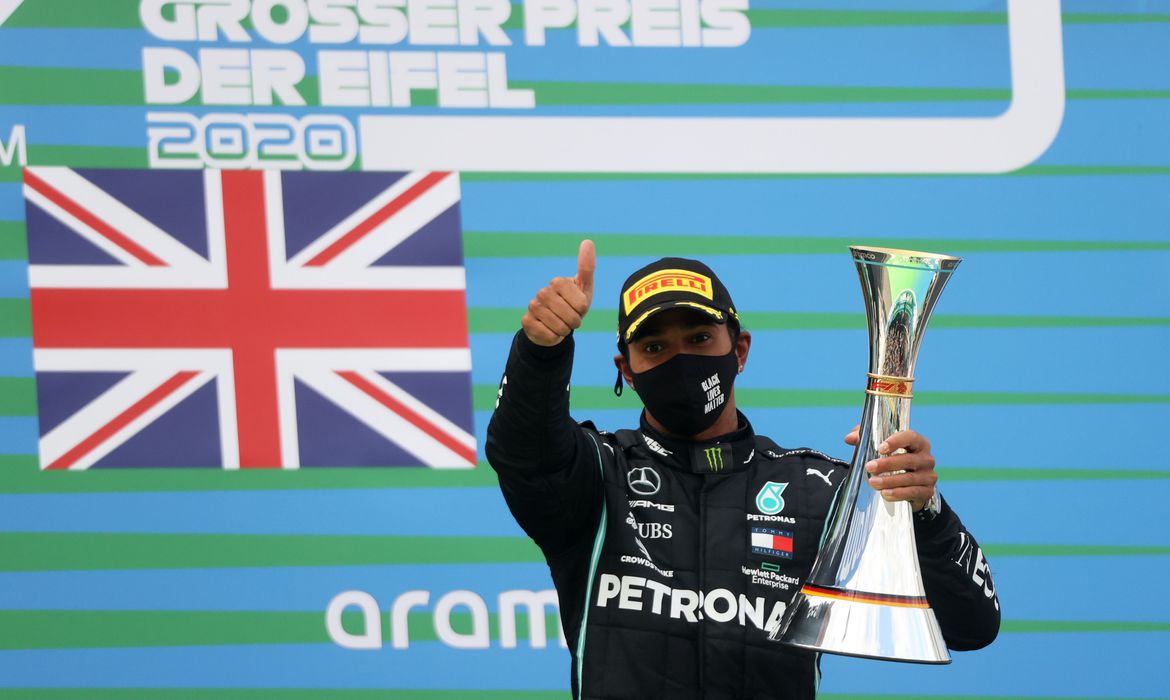 F-1: Hamilton chega a 91 vitórias e iguala recorde de Michael Schumacher