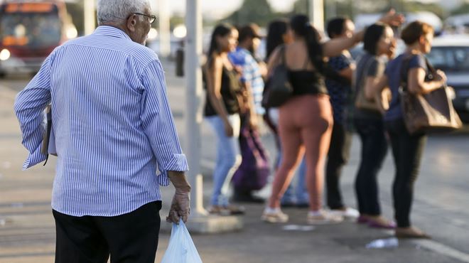 Recadastramento de aposentados está suspenso até o fim do ano