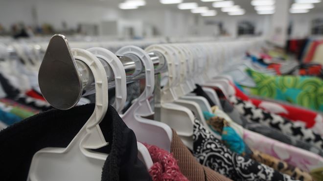 7 em cada 10 consumidores preferem lojas físicas de roupas