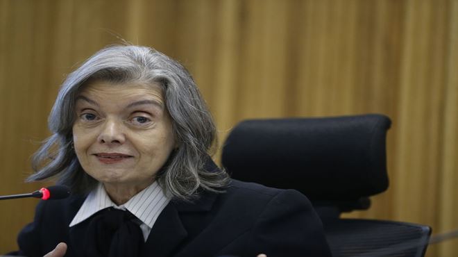 Cármen Lúcia rejeita ação que tentava obrigar Lira a analisar impeachment de Bolsonaro