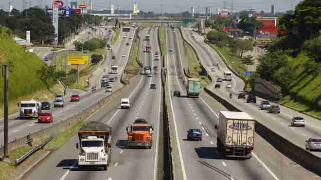 Justiça de SP e Paraná proíbem bloqueio da Rodovia Dutra