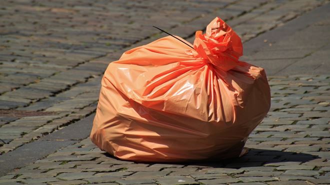 Descarte de lixo de maneira correta é tema de campanha de conscientização em Maricá