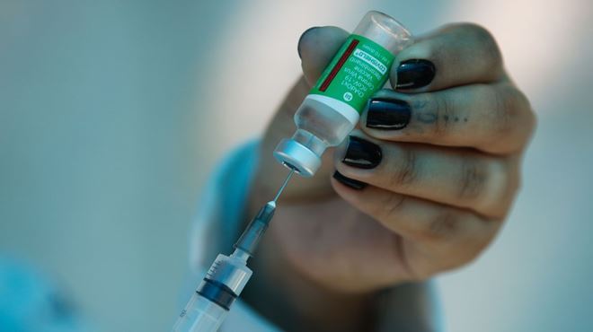 Fiocruz: suspensão de vacina da AstraZeneca deve ser vista com cautela