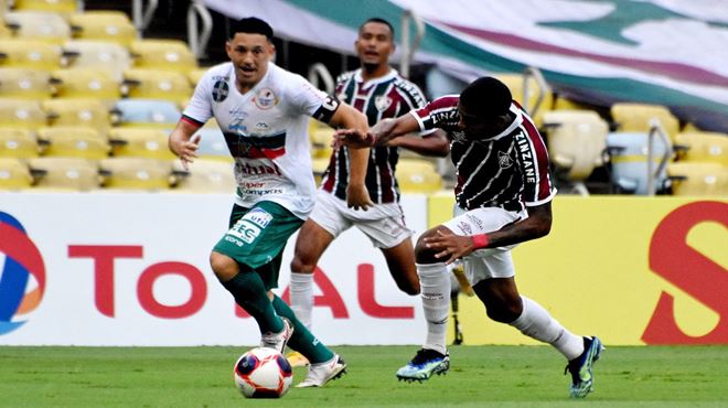 Portuguesa-RJ apronta contra outro grande e bate Fluminense no Carioca