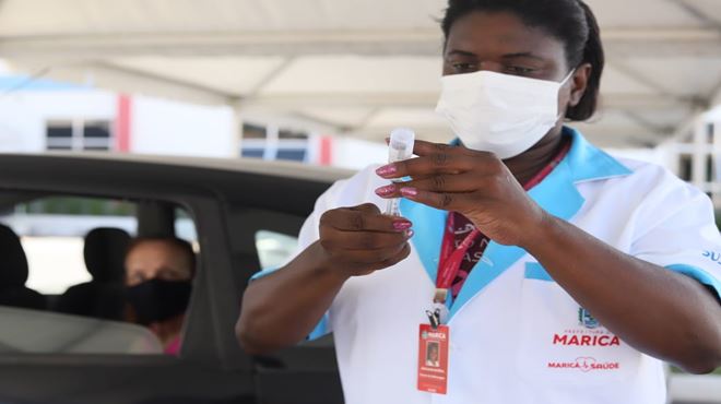 Drive-thru de vacinação