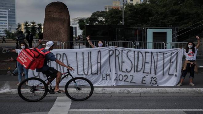 PT comemora decisão pró-Lula, mas desconfia de manobra de Fachin