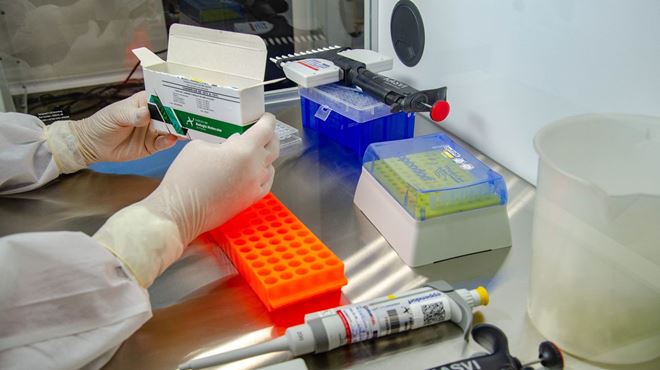 UFMG busca voluntários para estudo de antivirais contra covid-19