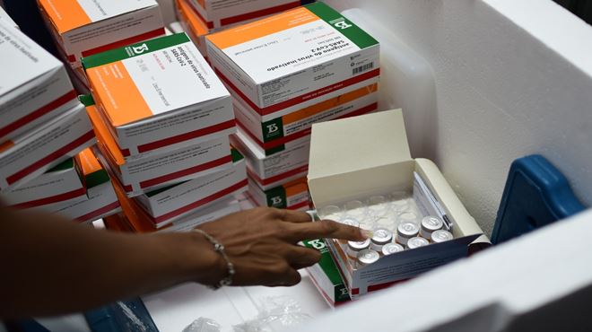Vacinação itinerante em Itaipuaçu
