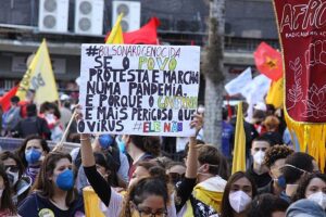 "Se o povo protesta na rua numa pandemia é porque o governo é mais perigoso que o vírus" / Jorge Leão