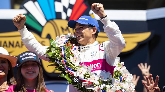 Helio Castroneves vence 500 milhas de Indianápolis pela quarta vez