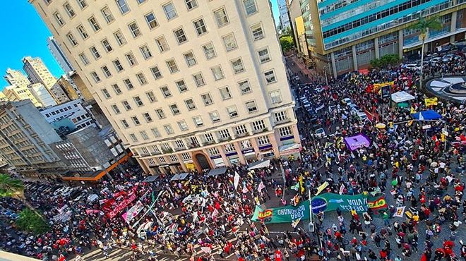 Manifestações pelo “Fora Bolsonaro” tomam conta de cidades do Rio Grande do Sul