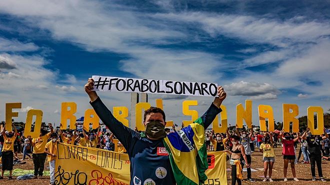 Veja como foram os atos pelo “Fora Bolsonaro” e por vacina no braço em todo o Brasil