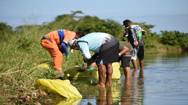 Projeto ‘Praia+Limpa’ realiza primeira coleta de resíduos na lagoa de Guarapina