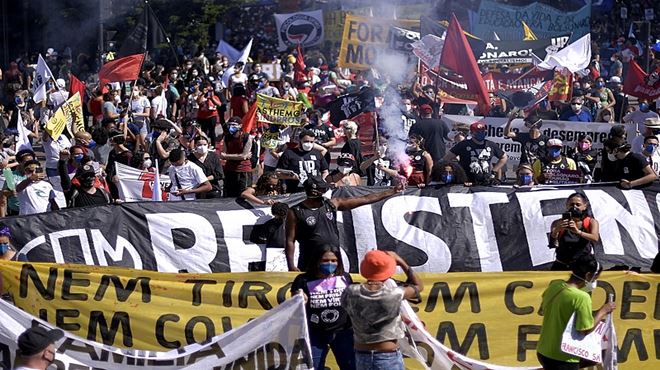 Manifestações trouxeram de volta uma palavra que andava sumida: impeachment