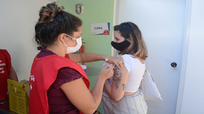 Maricá completa um ano de vacinação contra a Covid-19 nesta quarta-feira (19/01)
