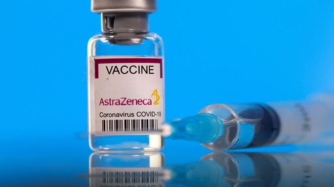 Aplicação de primeira dose com AstraZeneca é suspensa e pessoas com deficiência terão vacinação especial