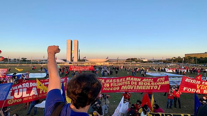 Oposição e ex-aliados de Bolsonaro protocolam superpedido de impeachment em Brasília