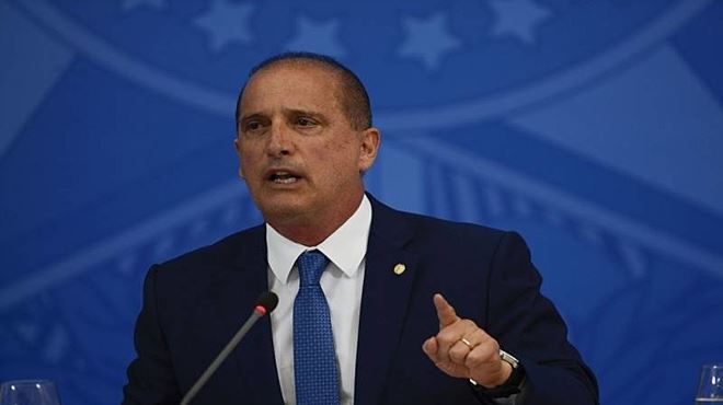 Bolsonaro manda PF investigar deputado que denunciou corrupção em compra de vacina