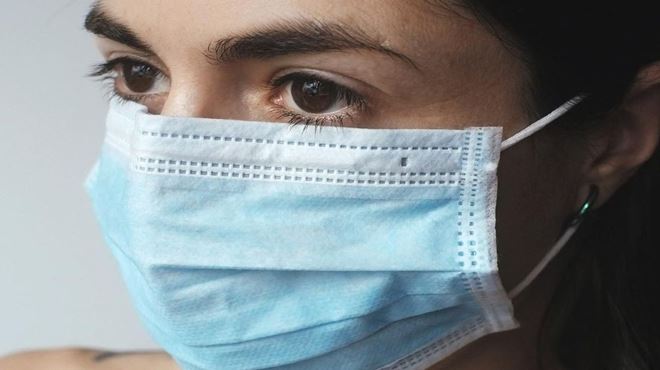 EUA podem voltar a recomendar uso de máscara para vacinados