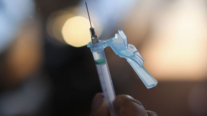 Vacinação de D1 contra a Covid-19 é suspensa em Maricá por falta de insumos
