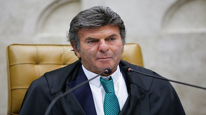 Bolsonaro eleva o tom e Luiz Fux cancela reunião entre os chefes dos poderes