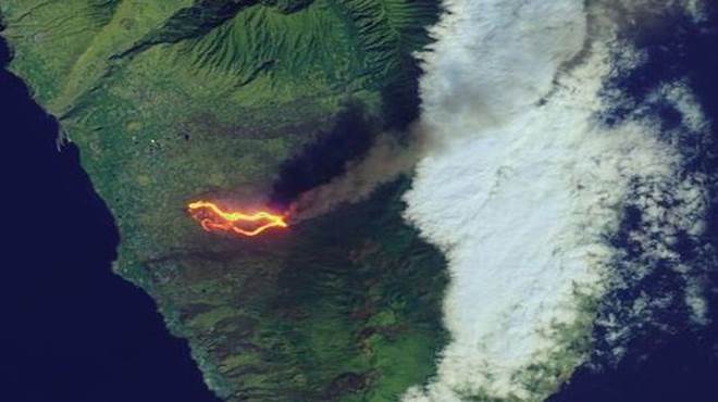 NASA mostra imagens incríveis da lava do vulcão Cumbre Vieja indo para o oceano