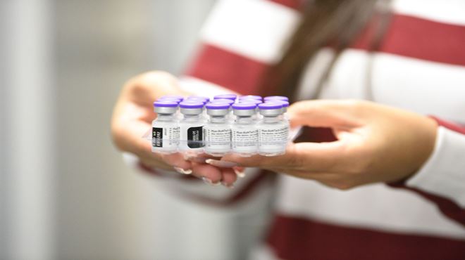 Novo lote contém 1.242 doses da Pfizer e 790 da AstraZeneca