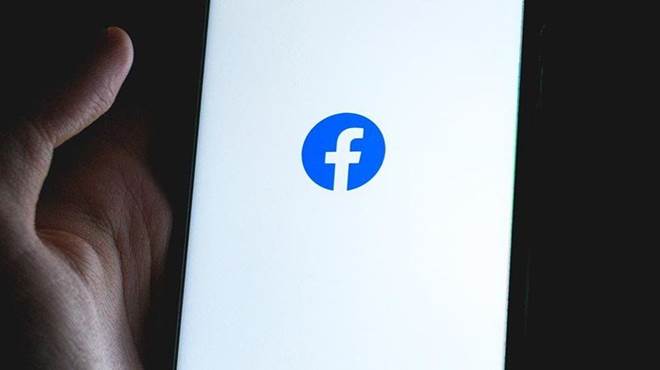 Após apagão, dados de 1,5 bi de usuários do Facebook são vendidos por criminosos