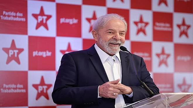 Ex-presidente Lula encerra viagem ao DF e diz que “só um Estado forte pode acabar com a fome no país”