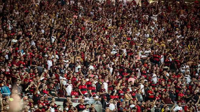 Flamengo é denunciado no STJD por canto homofóbico em jogo com Grêmio