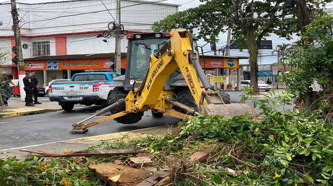 Reintegra Maricá começa com demolição no Centro