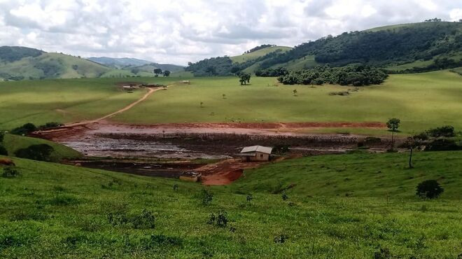 Barragem se rompe em cidade do sudeste de Minas Gerais