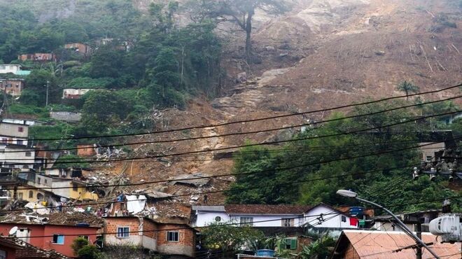 Comércio de Petrópolis reabre lojas e conta os prejuízos após enchentes