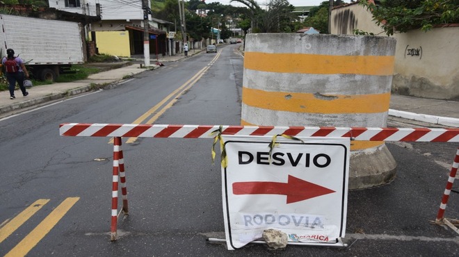 Maricá interdita Rua Ari Spindola, no Flamengo, para obras de drenagem