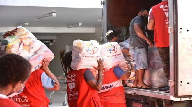 Maricá envia alimentos doados pela população às vítimas de Petrópolis