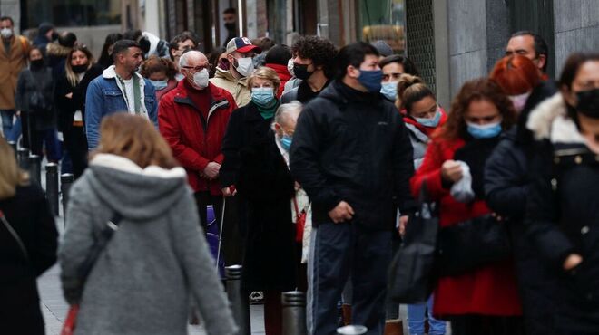 A máscara ao ar livre vai deixar de ser obrigatória na Espanha