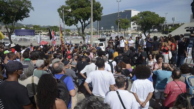 Manifestantes pedem justiça por morto em Sergipe