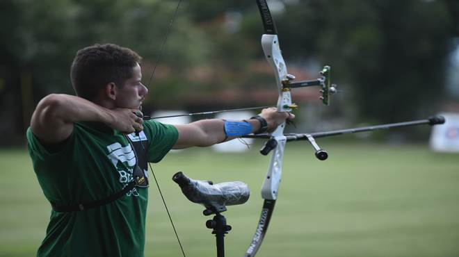 Atleta maricaense é campeão da Copa do Mundo de Tiro com Arco na França