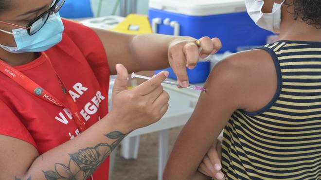 Covid-19: Maricá inicia vacinação bivalente para pessoas com deficiência permanente a partir de 12 anos