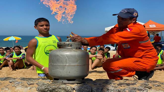 Prefeitura realiza projeto Marola Certa nas areias de Itaipuaçu