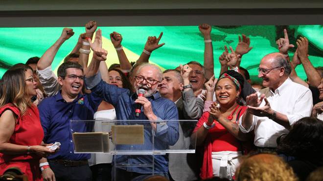 China, Rússia e países da América Latina felicitam Lula pela vitória