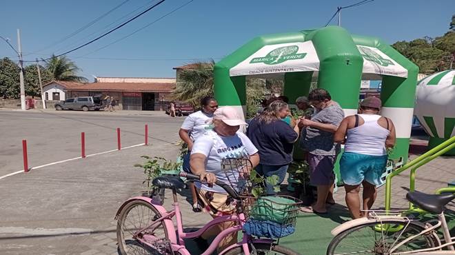 Maricá+Verde distribui mais de 100 mudas nativas da Mata Atlântica em Bambuí