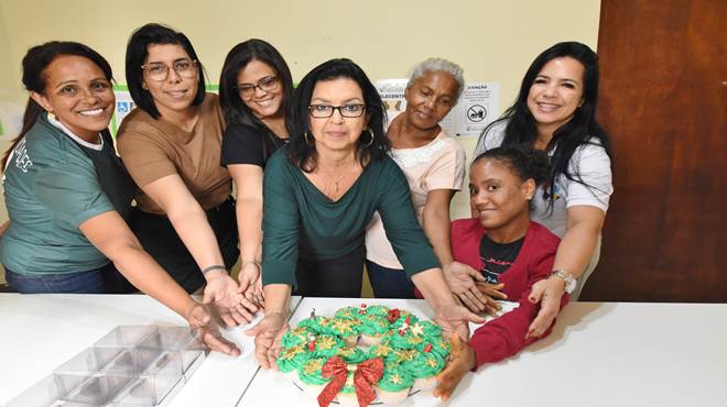 Políticas Inclusivas forma primeira turma da Oficina de Cupcakes Natalinos