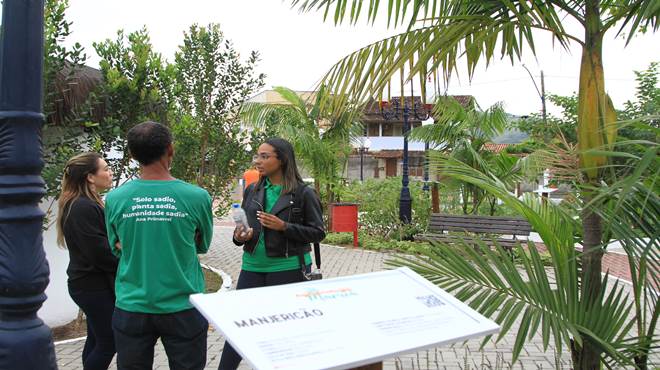 Representante de Salvador visita Maricá para conhecer projetos de agricultura urbana