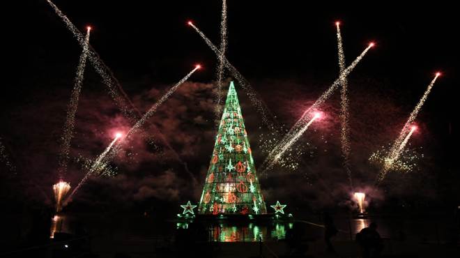 Natal Iluminado 2022 é inaugurado em Maricá