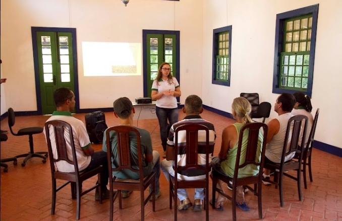 Produtores rurais de Maricá recebem capacitação sobre o uso de cana-de-açúcar na alimentação animal